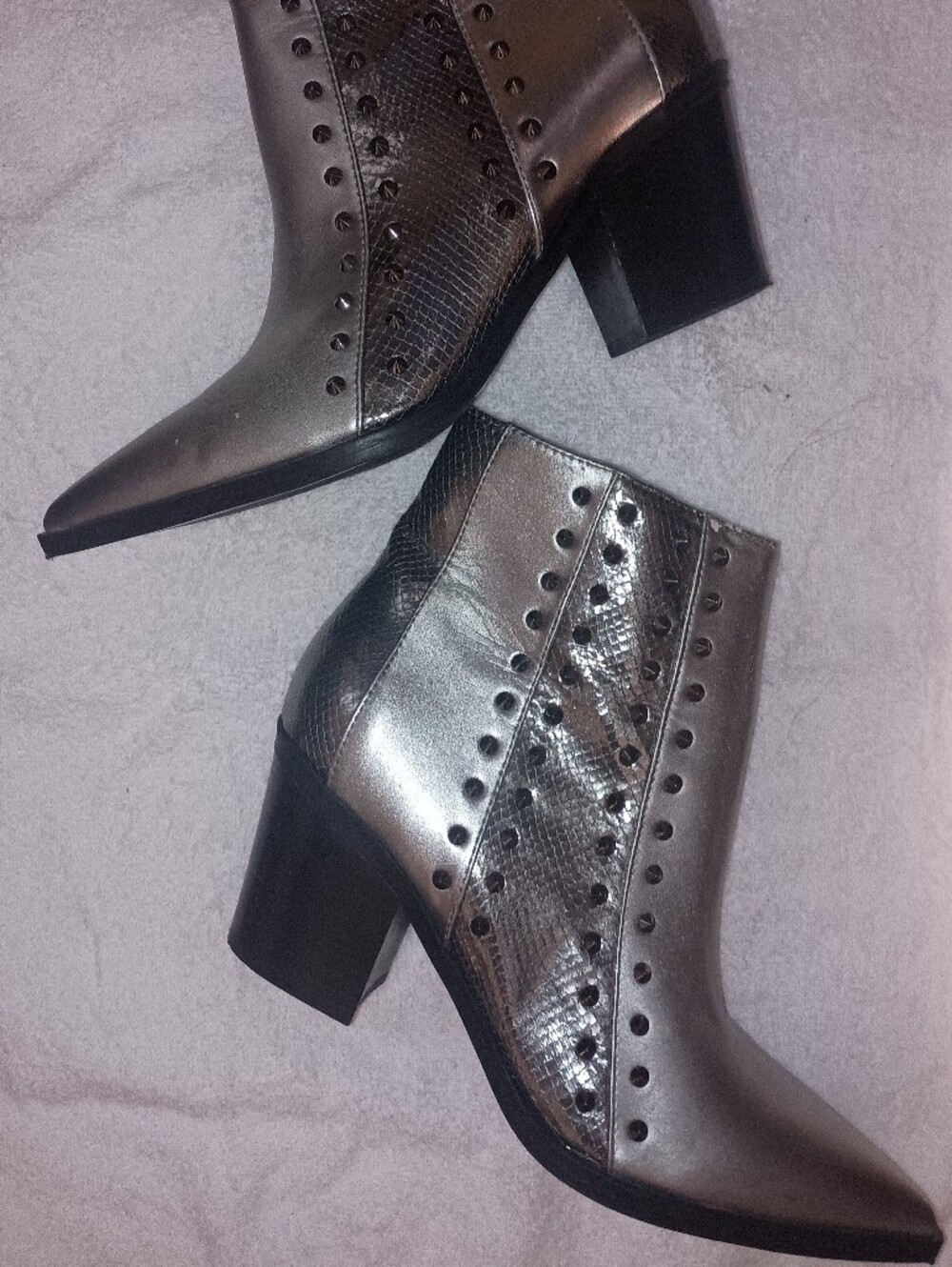 Nine West SILVER STUDDED BOOTIES/Gunmetal & Silver  Womens Sz 9.5